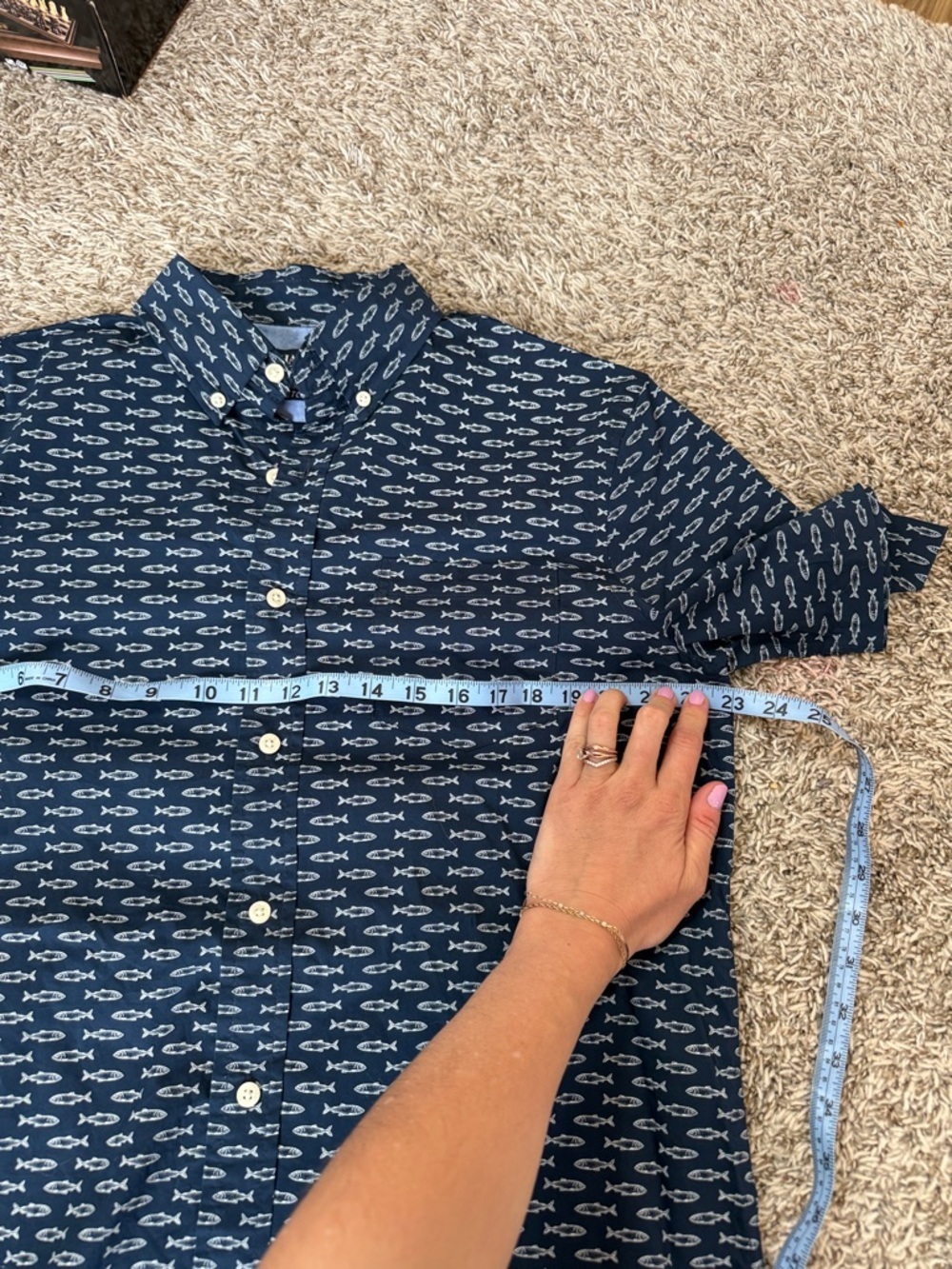 Chaps Mens Short Sleeve Button Down Casual Shirt Fish Navy and White Medium - Picture 9 of 10